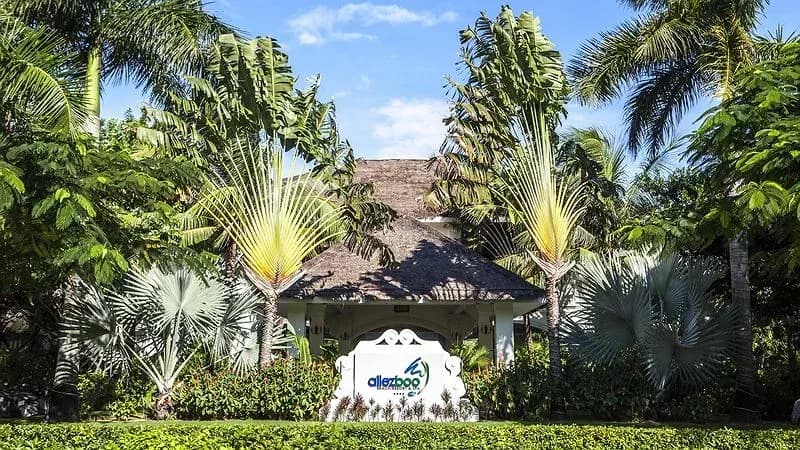 Kiến trúc Đông Dương giữa vườn dừa