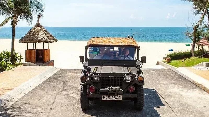 Jeep khám phá đồi cát Mũi Né