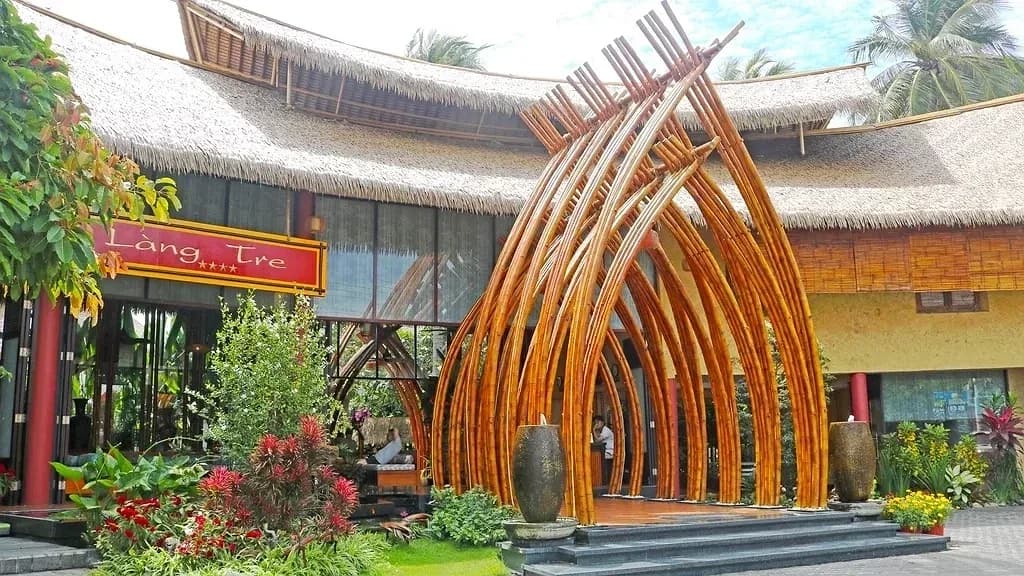 Kiến trúc làng tre bên biển