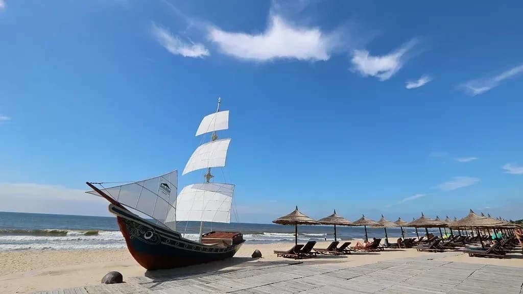 Bãi biển riêng Hàm Tiến