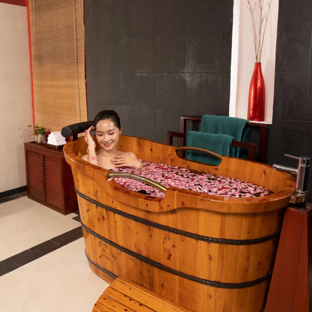 Tắm lá thuốc người Dao