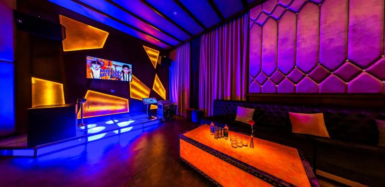 Sky Lounge trên tầng cao