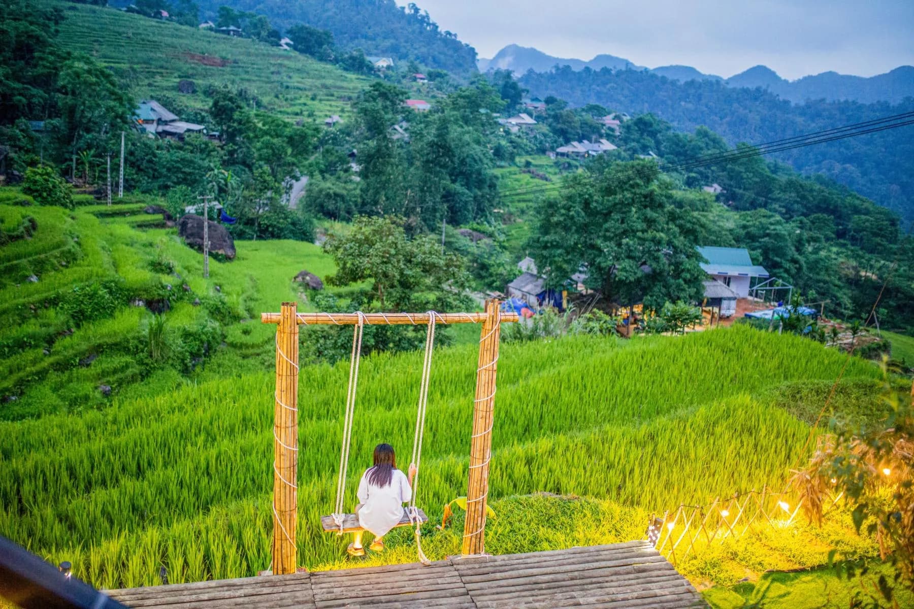 Xích đu check-in giữa thung lũng