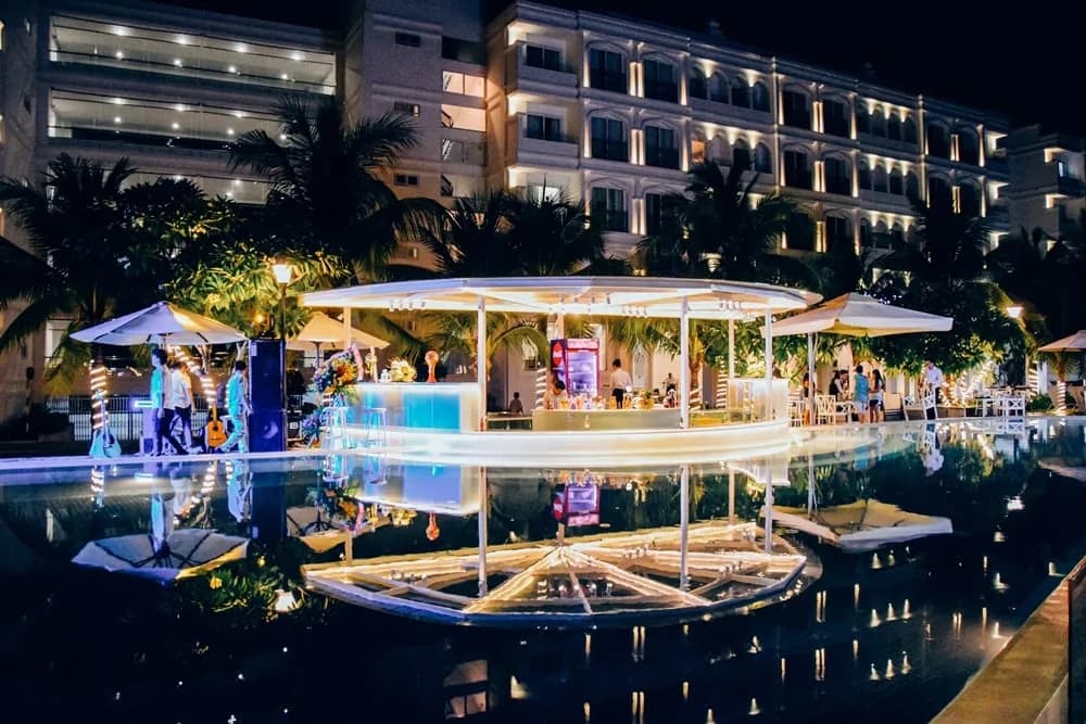 Oasis Pool Bar