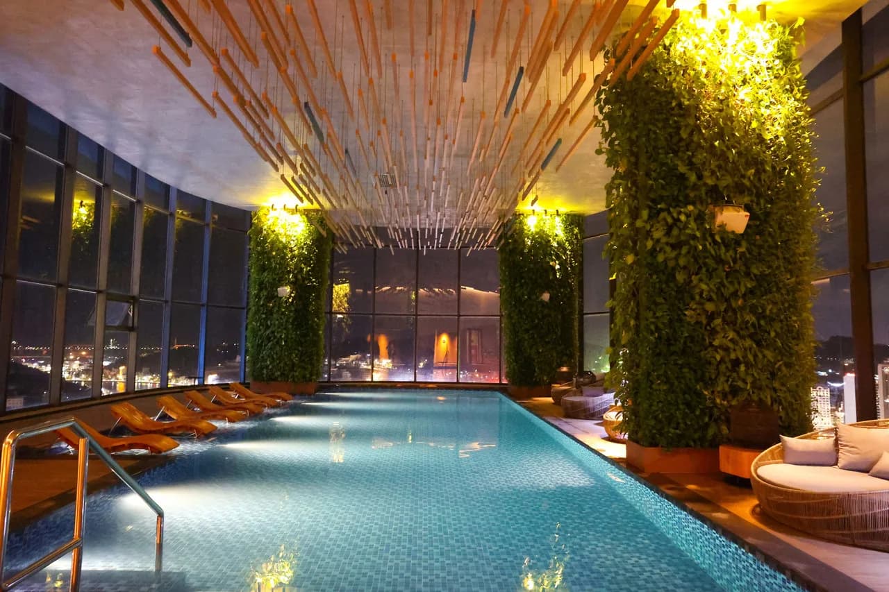 Hồ bơi vô cực & bể bơi bốn mùa