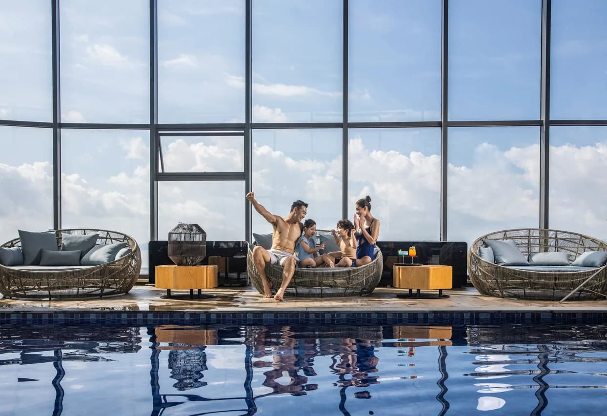 Hồ bơi vô cực bốn mùa