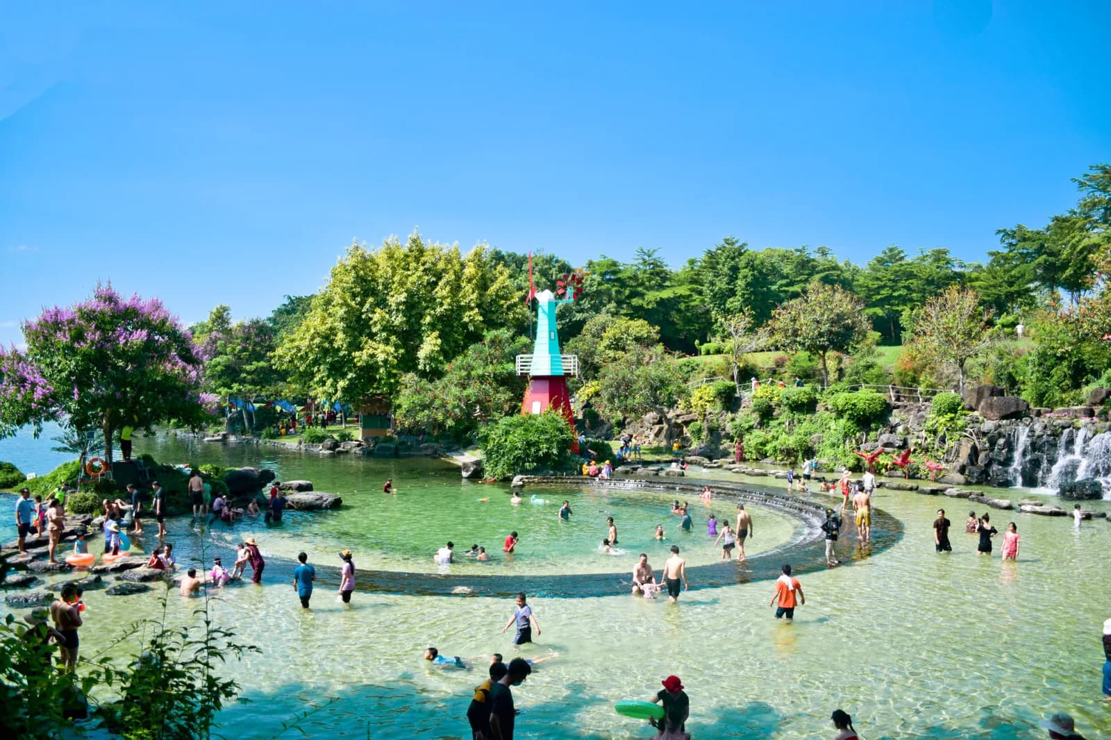 Công viên Suối Mơ (Suối Mơ Park)