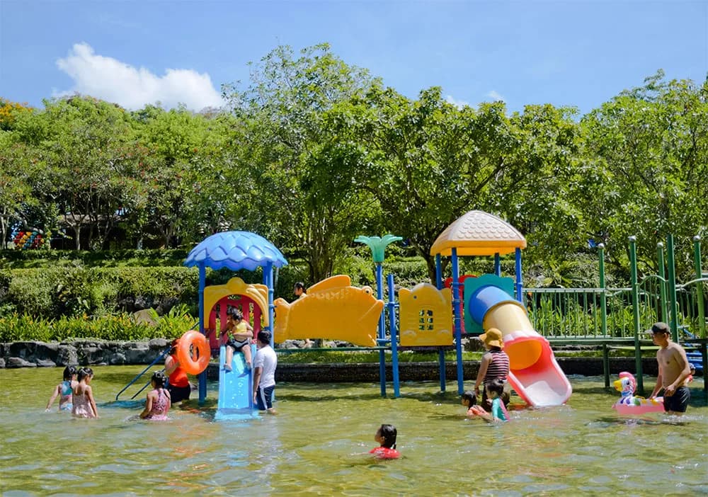 Khu vui chơi nước trẻ em