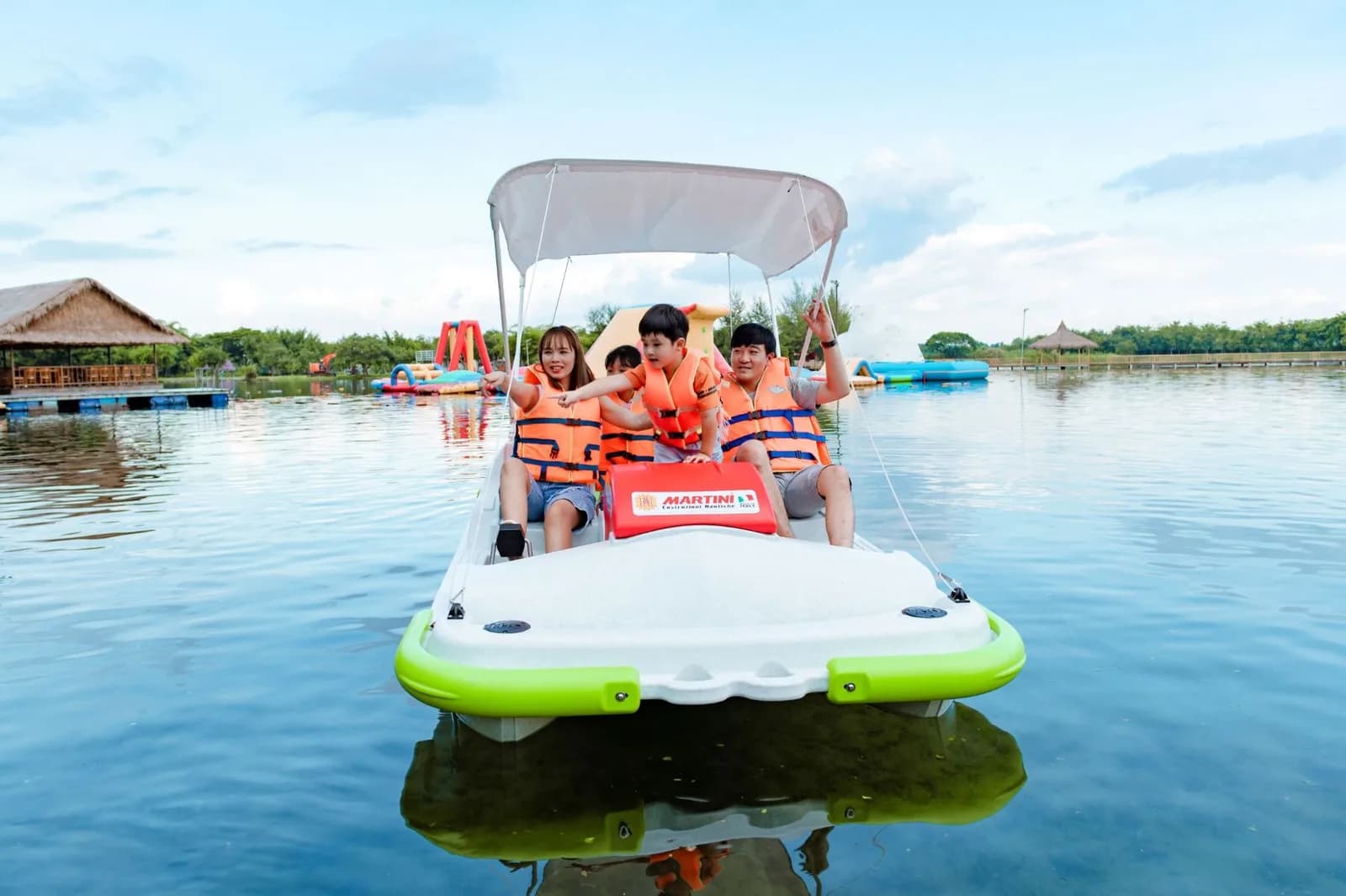 Đạp vịt & thuyền đạp nước
