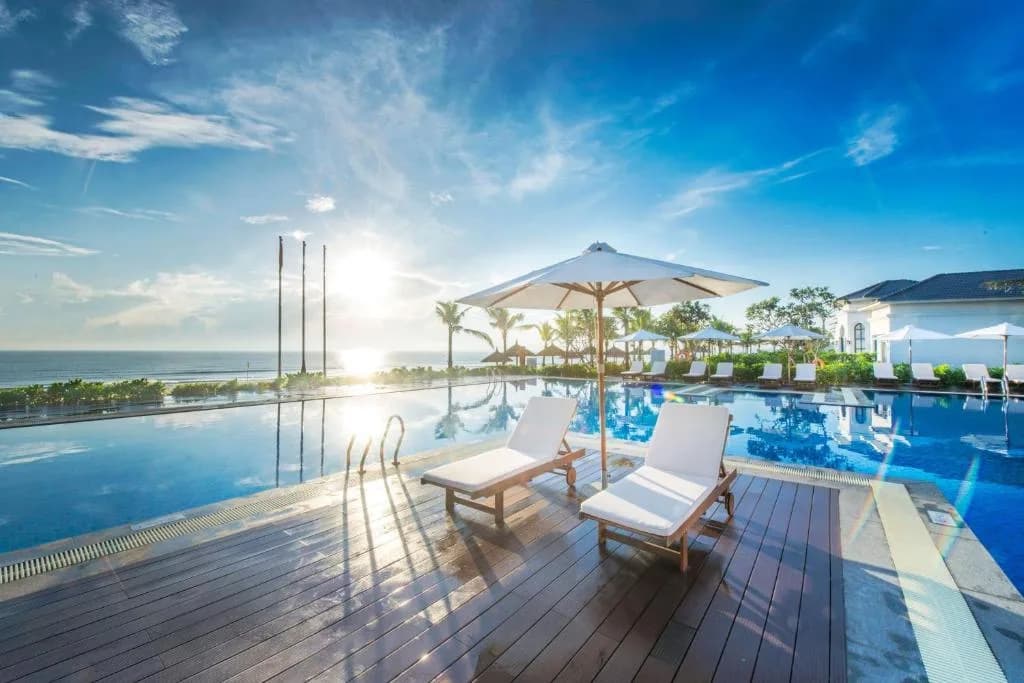 Hồ bơi vô cực hướng biển