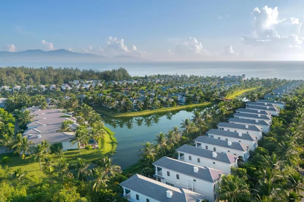 Khu vườn nhiệt đới & hồ sinh thái