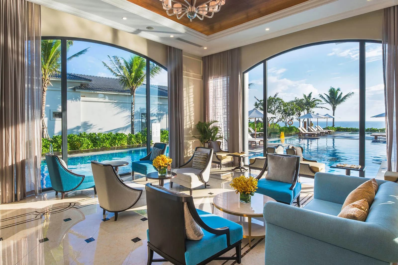 Beach House & Beach Lounge