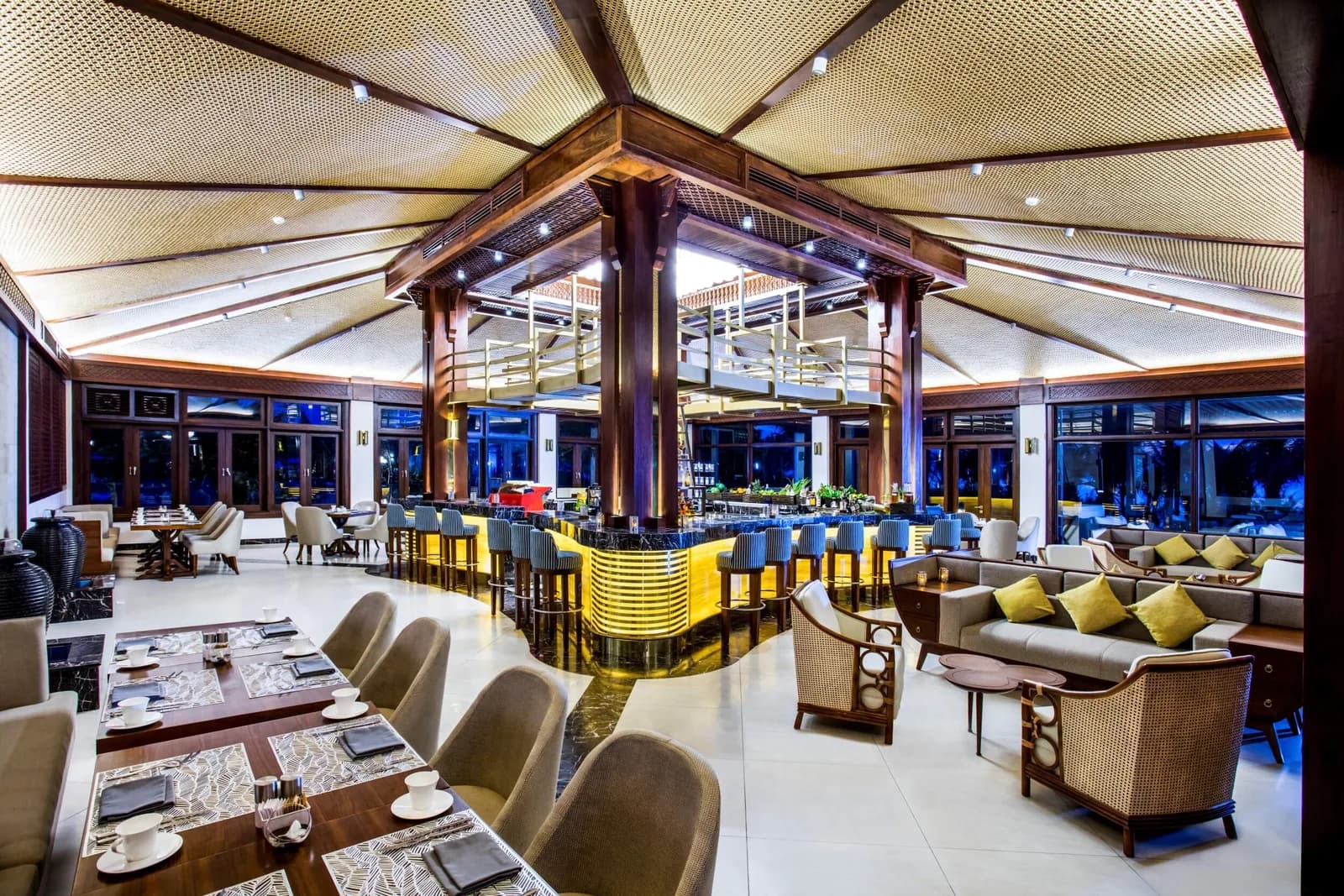 The Beach House & ẩm thực biển