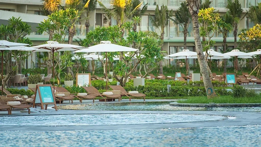Pool Club & khu tắm nắng