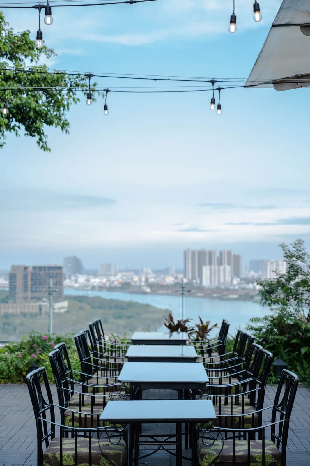 Rooftop Grand Lounge