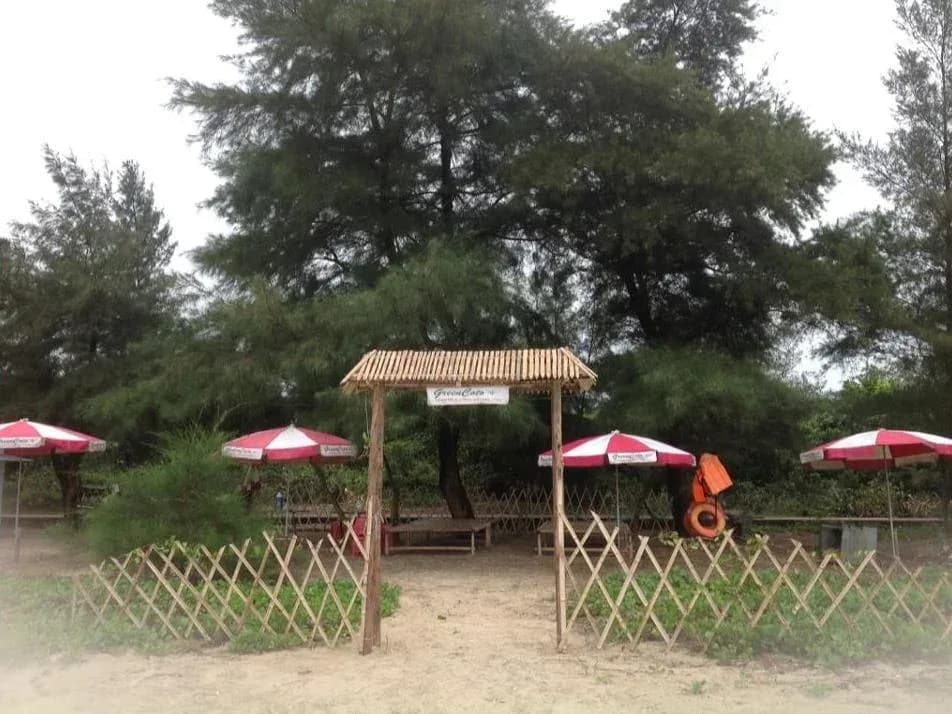 Sát Bãi biển Tình Yêu