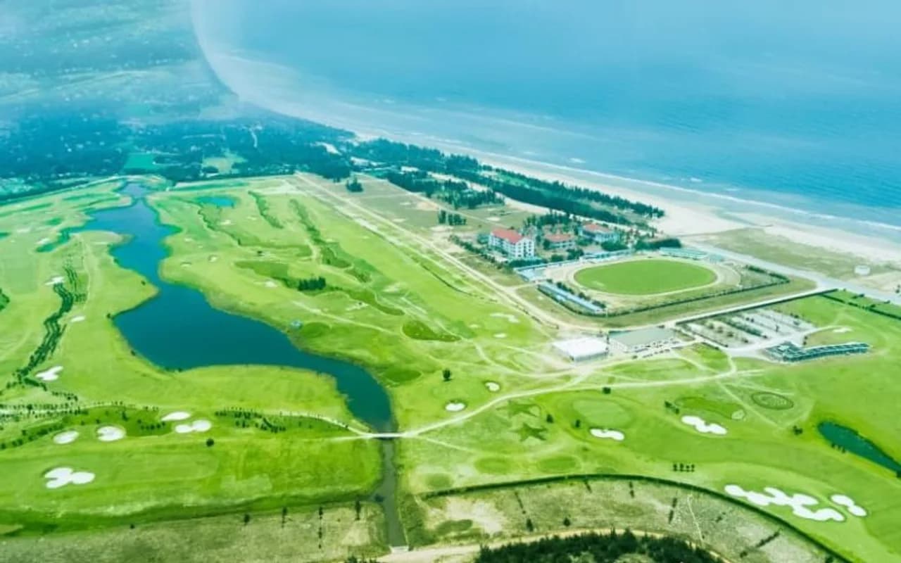 Sân golf ven biển 18 hố