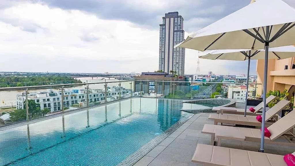 Iris Hotel Cần Thơ