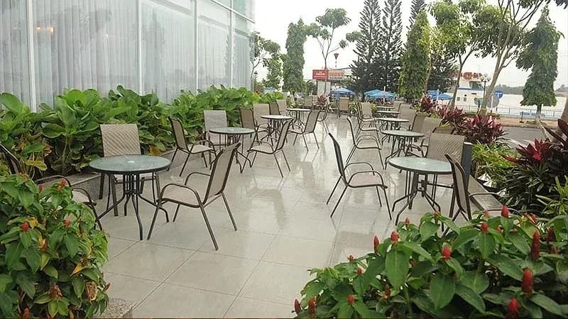 Sân thượng tầng 5 lộng gió