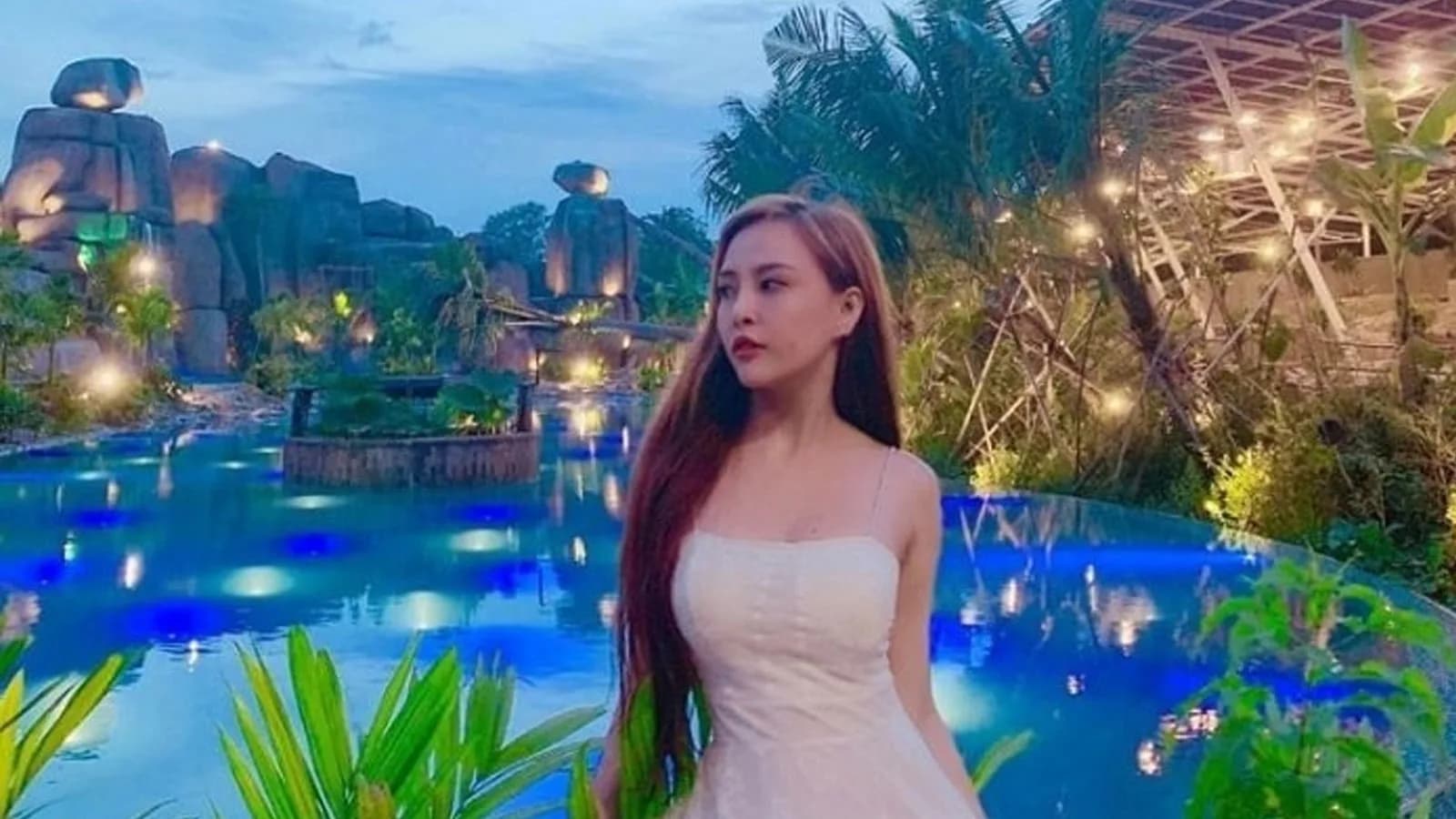 Hồ bơi giữa rừng
