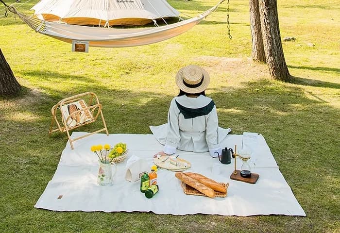 Thảm cỏ dã ngoại & BBQ