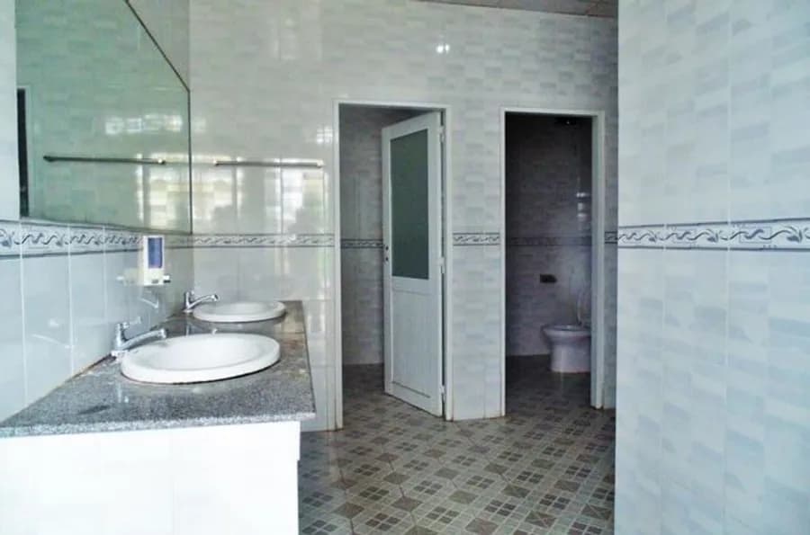 Phòng tắm rộng, tiện nghi