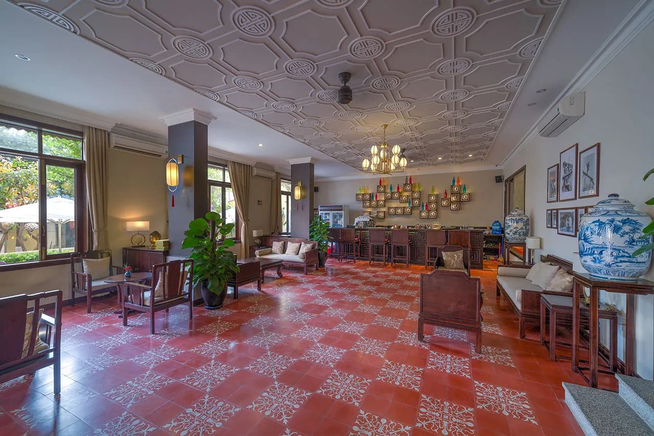 Lobby Lounge & Bar