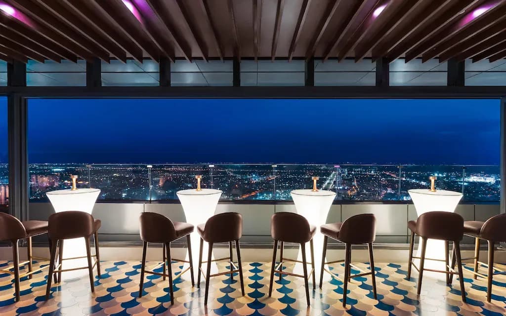 Sky Bar ngắm toàn cảnh Huế
