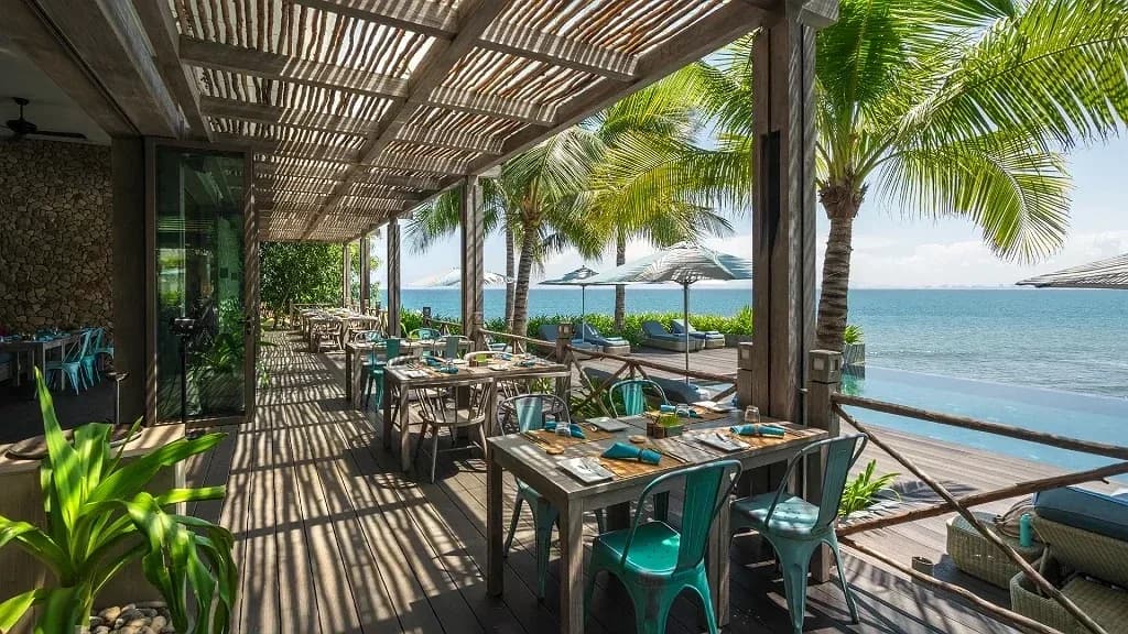 Nhà hàng Sandals bên biển