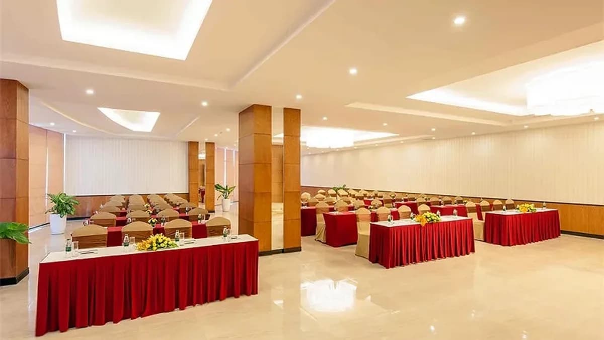 Hội nghị 800 khách