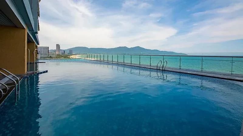 Bể bơi vô cực trên cao