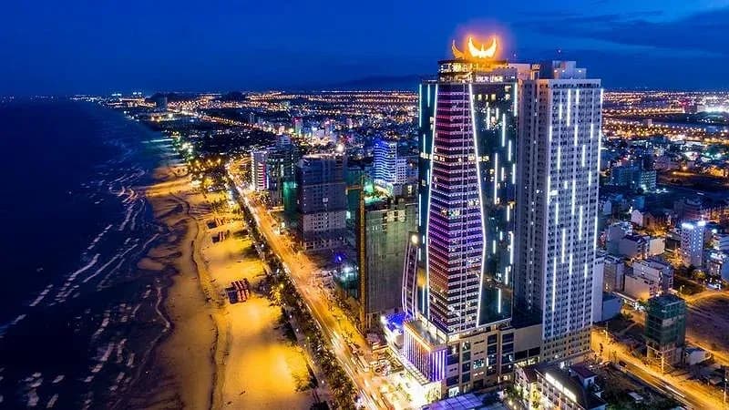 Toà tháp 41 tầng bên biển