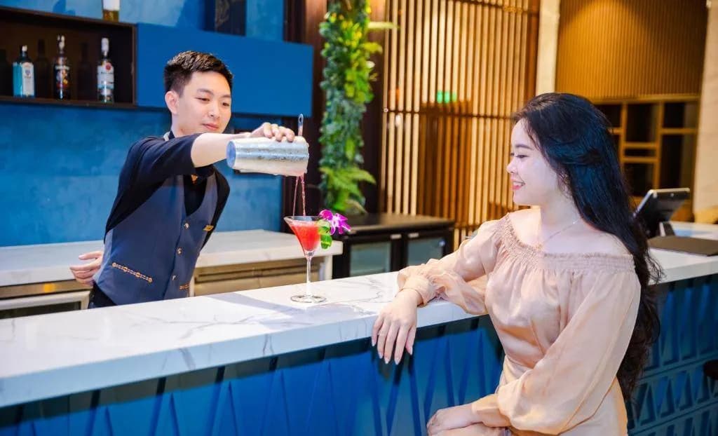 Sky Bar tầng cao
