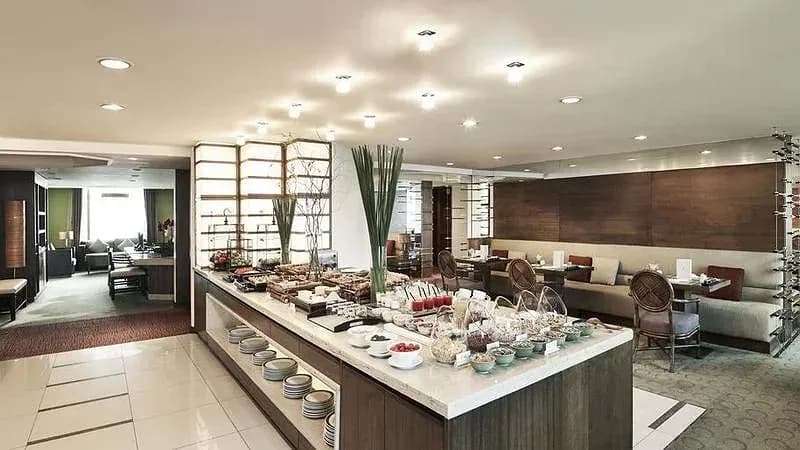 Pacific Club Lounge