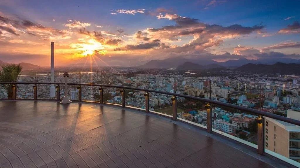 Sky Deck 360°