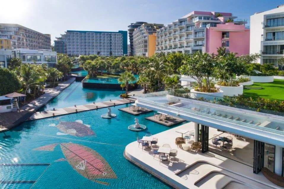 Clubhouse & hồ bơi vô cực nghệ thuật