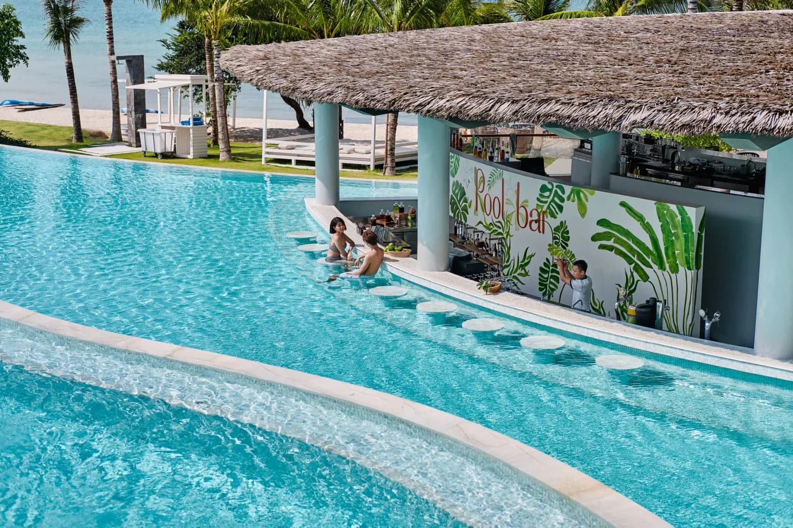Pool Bar giữa hồ