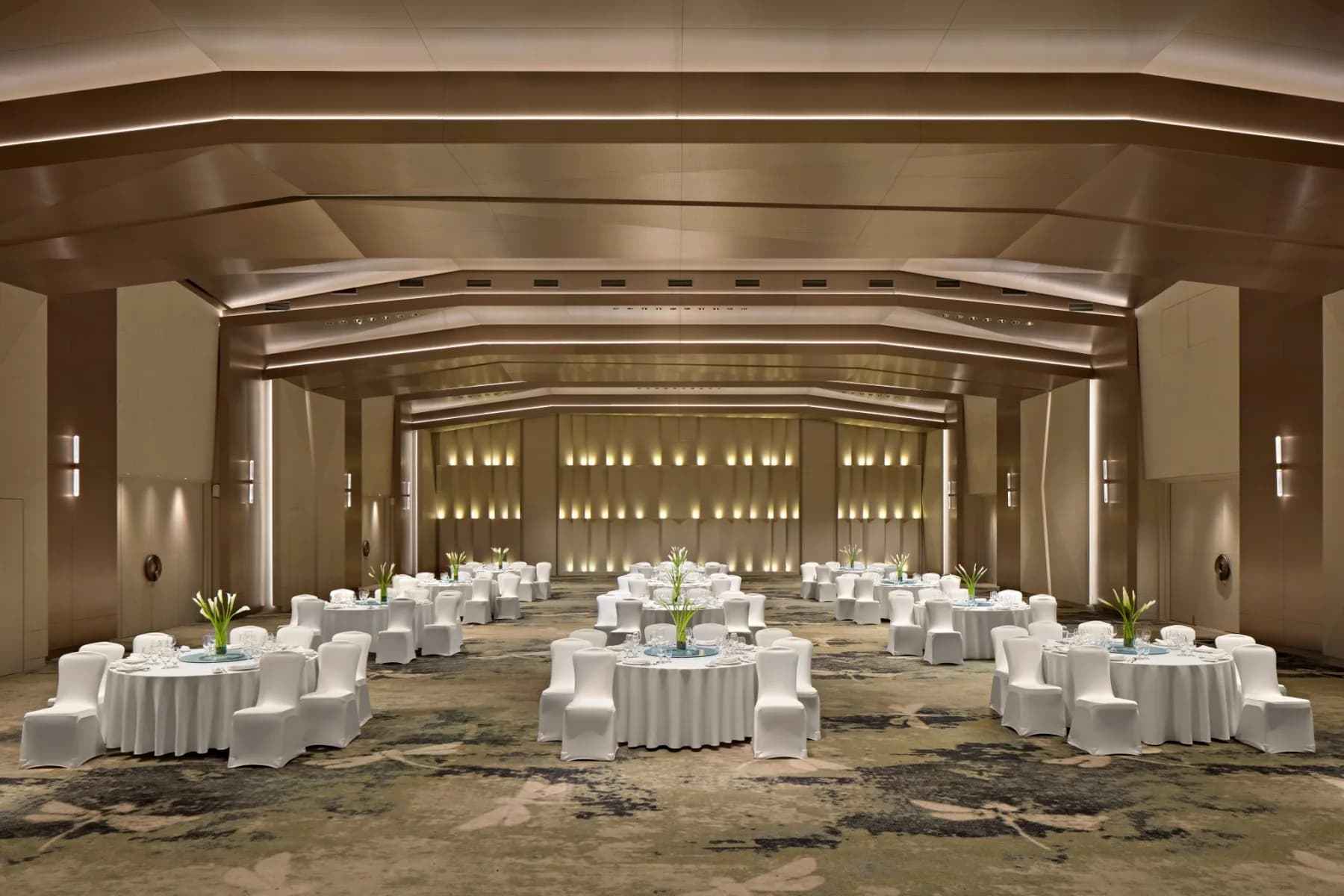 Lotus Ballroom & sự kiện MICE