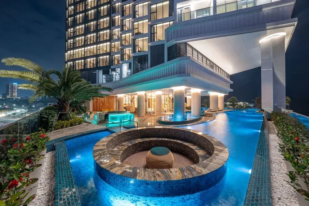 Bể sục & hồ bơi rooftop