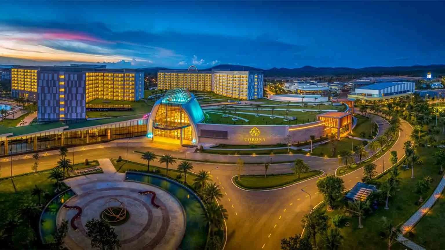Kề bên tổ hợp Corona