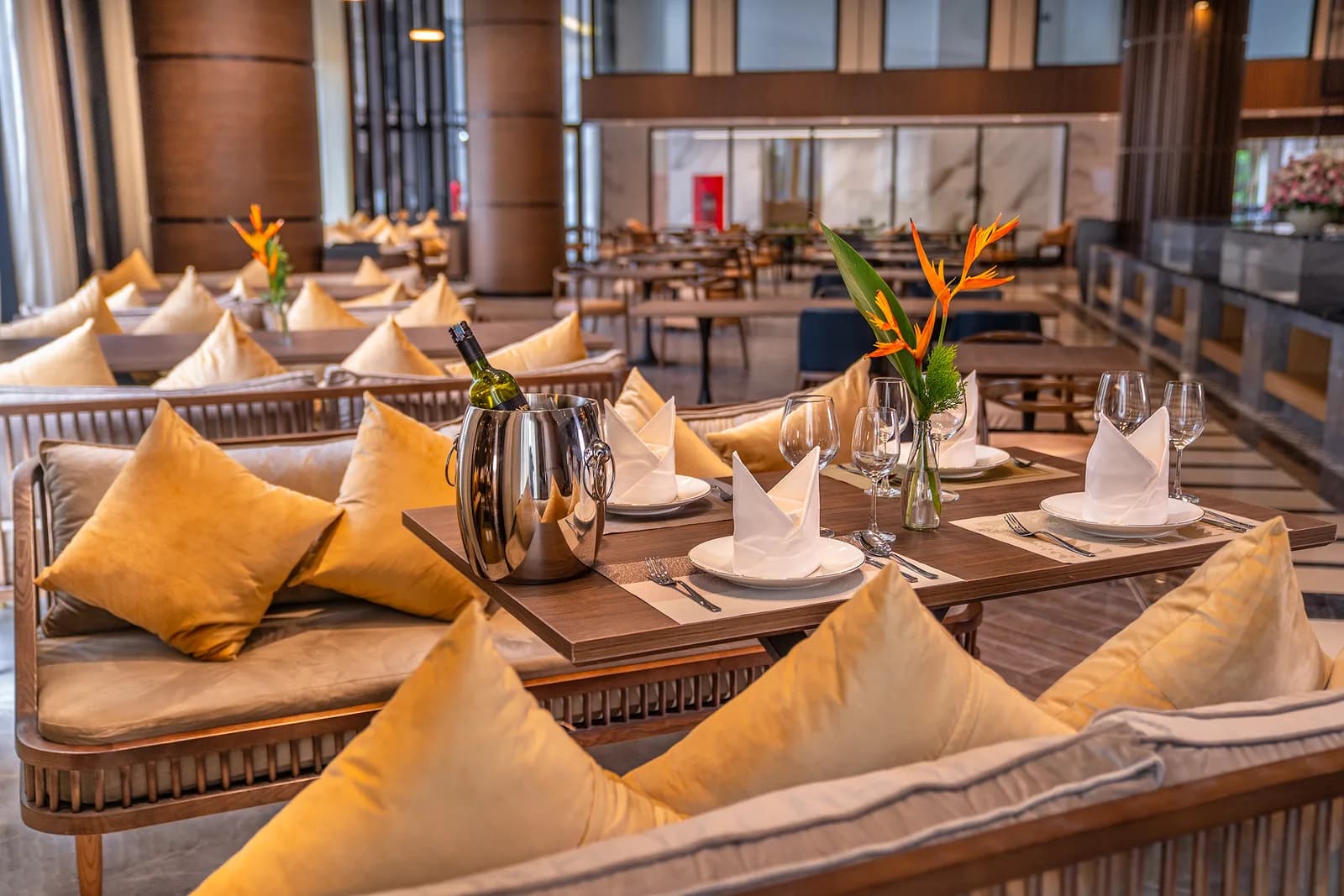 Lobby Bar & Lounge