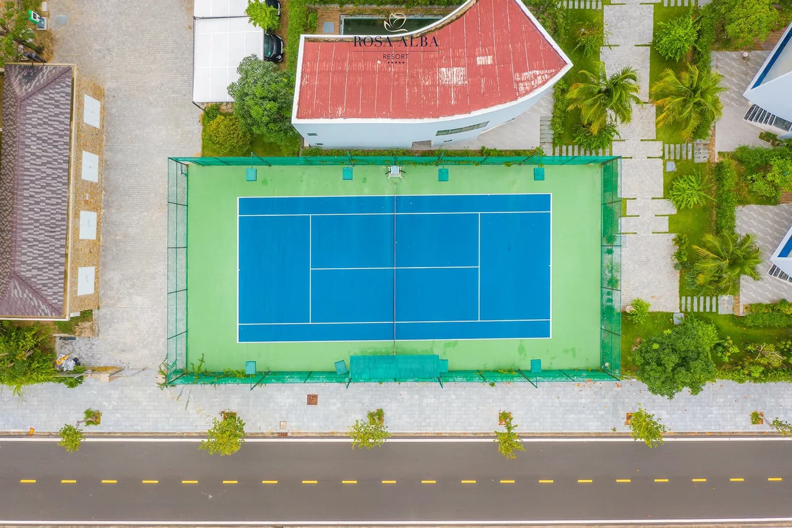 Sân tennis