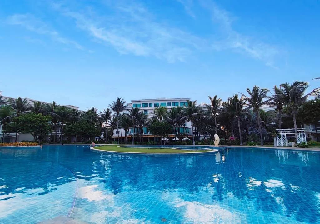 Hồ bơi trung tâm