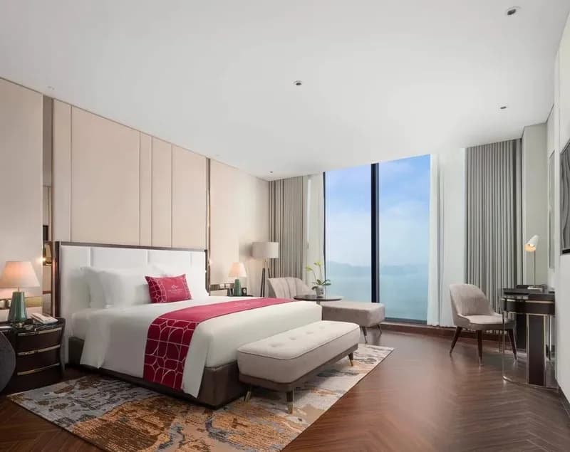 Cặp đôi nghỉ dưỡng Hạ Long
