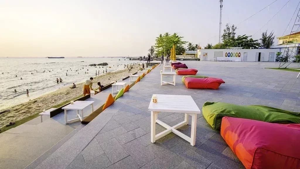 Cocoon Terrace bên bờ biển