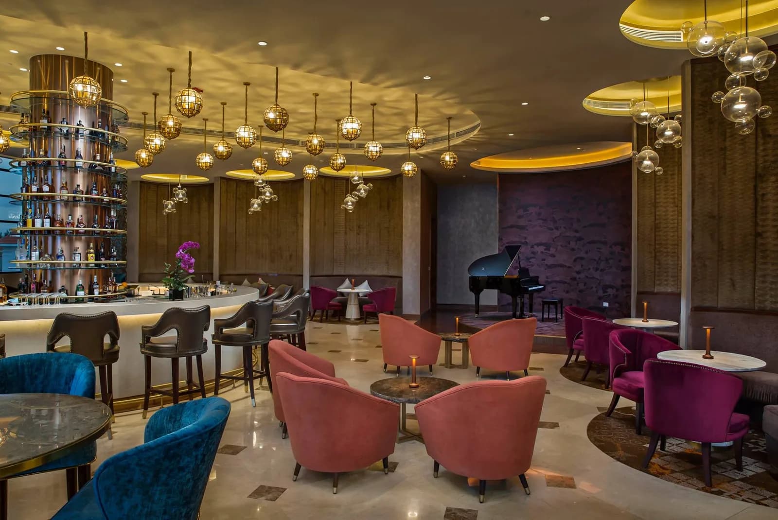 Lobby Lounge & Bar