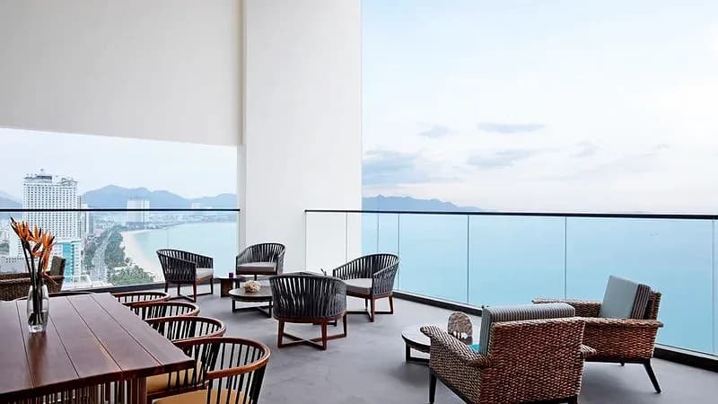 Executive Lounge hướng vịnh