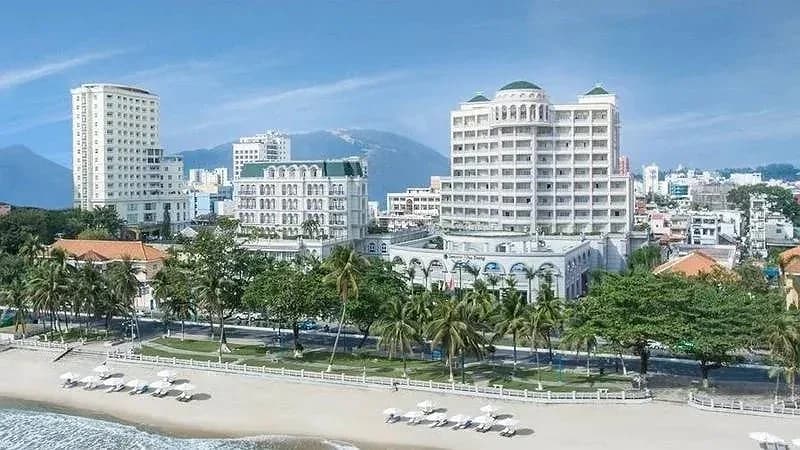Ngay mặt biển Trần Phú