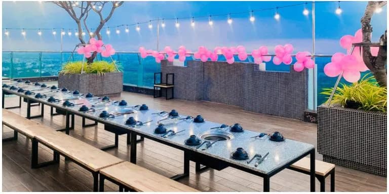 Sky Bar 360° trên đỉnh thành phố