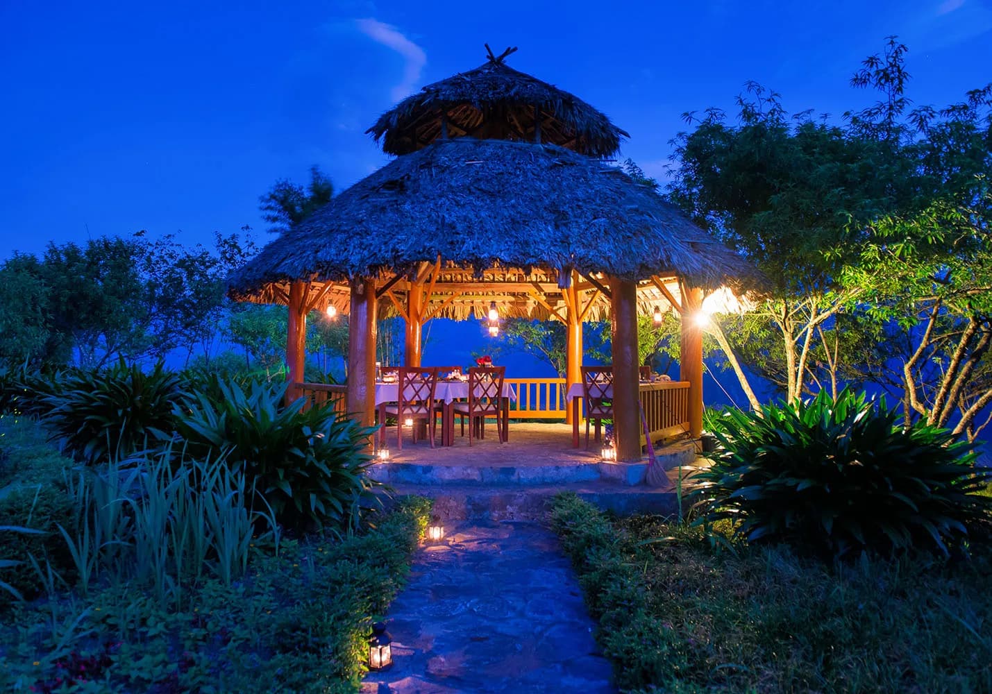 Bữa tối Pavilion lãng mạn